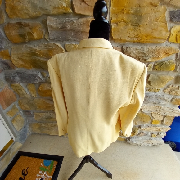 Blazer - Picture 2 of 4